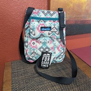 NWT Kavu Teal & Pink Patterned Crossbody Bag. Hiking, Travel.